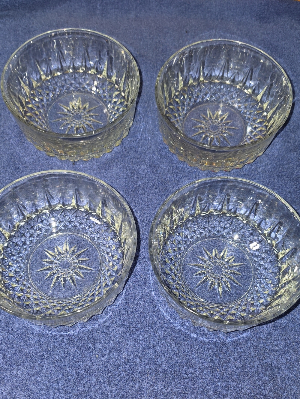 Vintage 1960's Arcoroc France "Diamant" pattern glass bowls. Set of 4